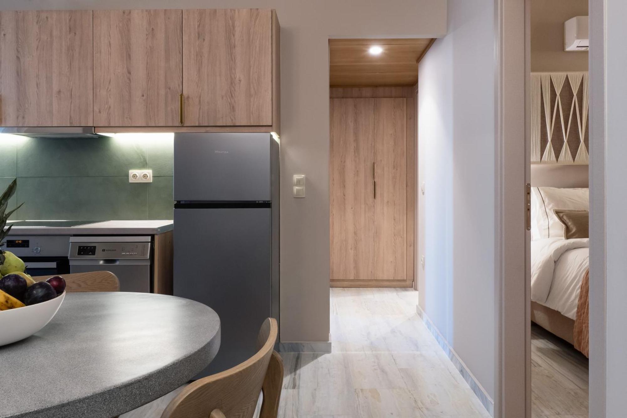 Num Suites & Lofts Атина Екстериор снимка