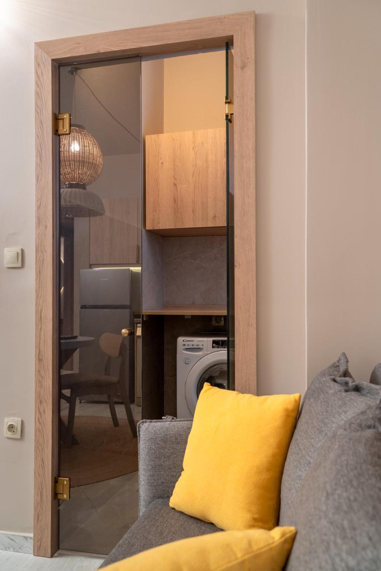 Num Suites & Lofts Атина Екстериор снимка