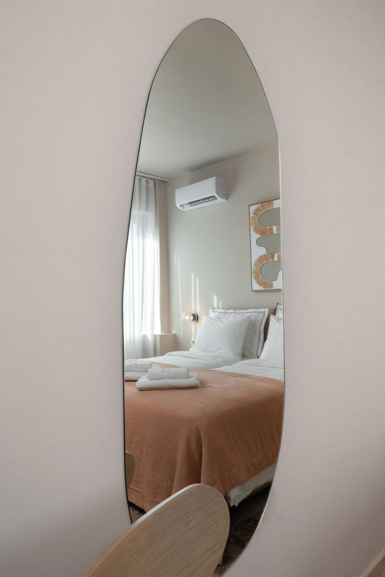 Num Suites & Lofts Атина Екстериор снимка