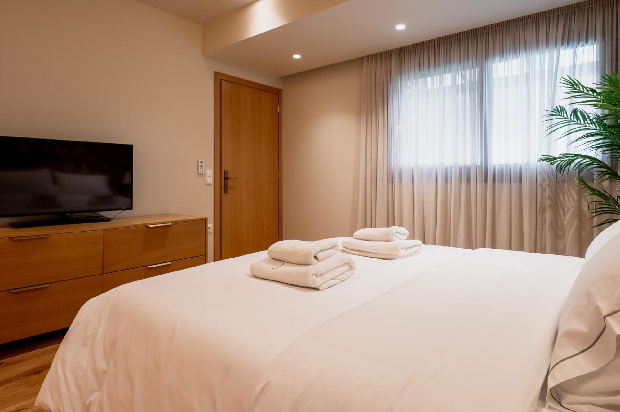 Num Suites & Lofts Атина Екстериор снимка